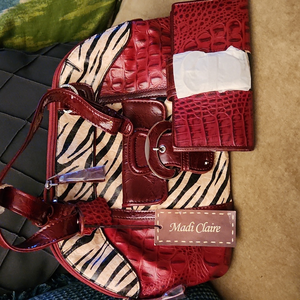 NWT Madi Claire Genuine LEATHER CROCO Embossed SATCHEL BAG PURSE & Wallet